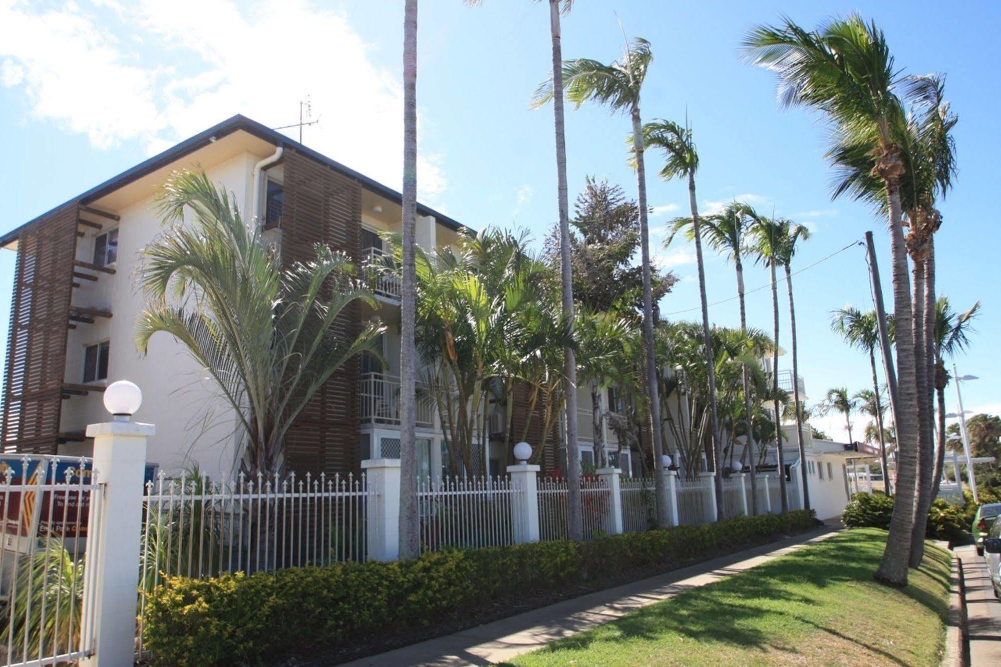 鸸鹋园奋进酒店 Emu Park 外观 照片